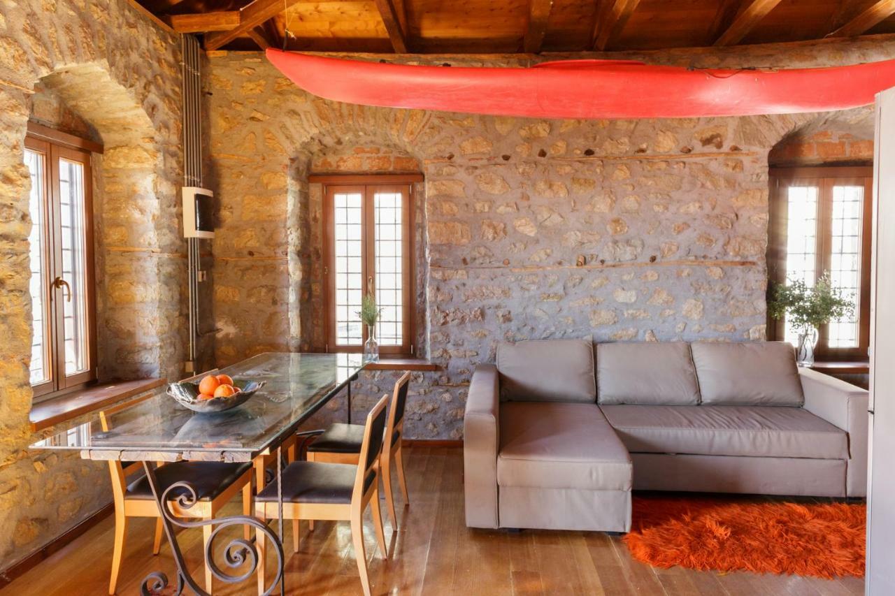 Landhaus House In Traditional Greek Village
