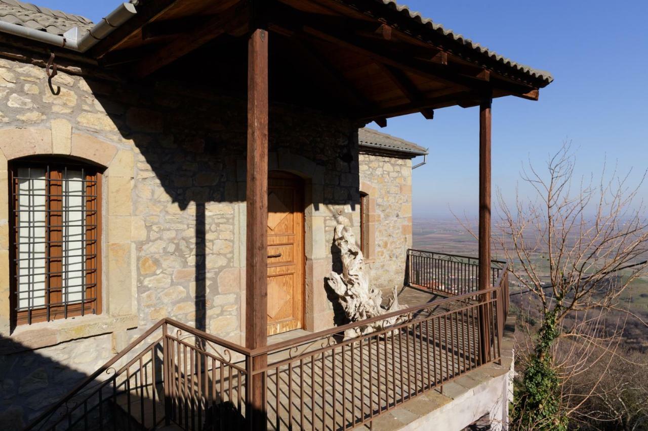House In Traditional Greek Village Landhaus *
